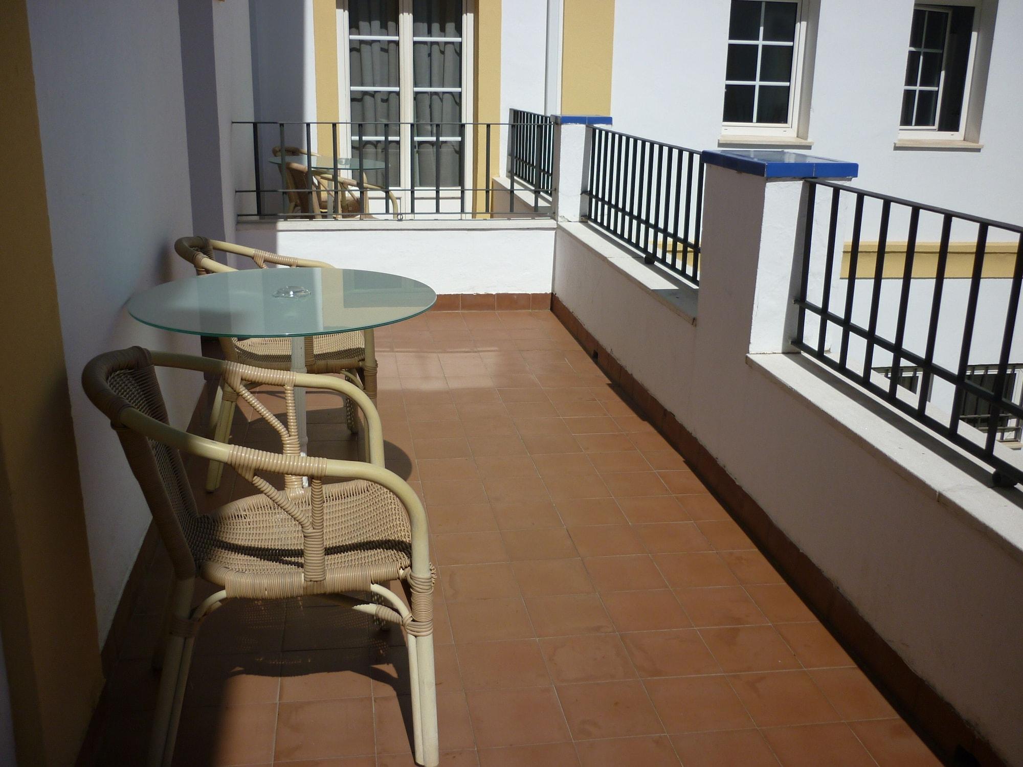 Hotel Macia Alfaros กอร์โดบา ภายนอก รูปภาพ